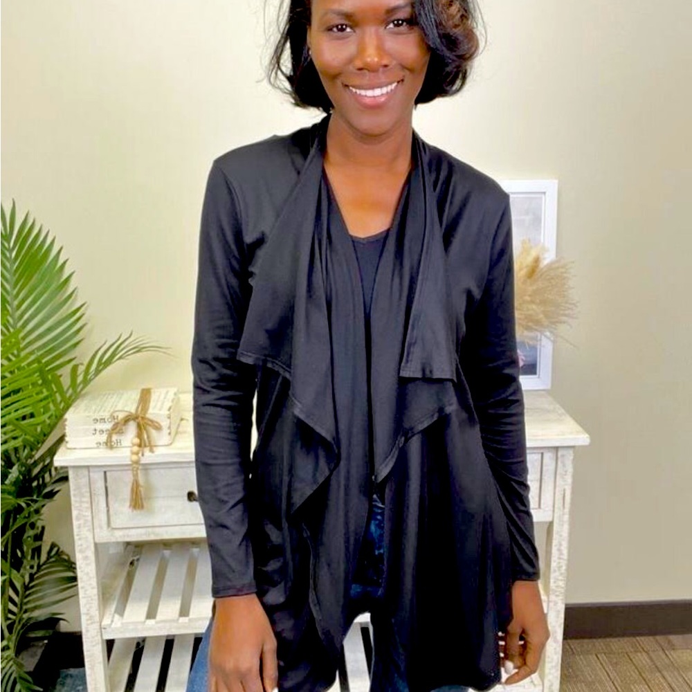 💖 NEW! Beautiful Cascading Cardigan by Blumin! Solid black. Staple piece!